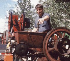 Mike_and_Johns_Engine.gif (30593 bytes)