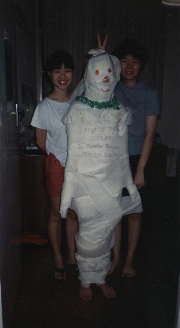 halloween.JPG (169174 bytes)