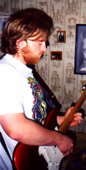 01_k_guitar_98.jpg