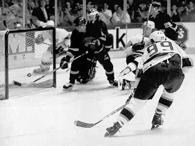Click here to see Wayne Gretzky's NHL Records 