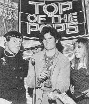 MICKY'S FIRST MEETING WITH SAMANTHA IN LONDON