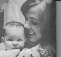 SAMANTHA HOLDING AMI BLUEBELL DOLENZ
