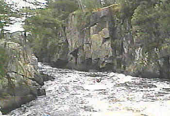 Wolf_River_Dells_downstream