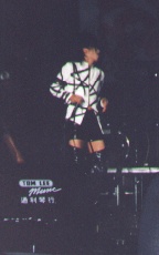 taking a peek at kazuki? hehe