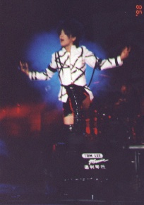 Oo~~ love the lighting here!