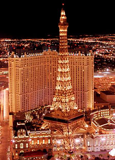 Las Vegas Paris hotel at night