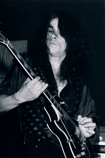MIKE FILLIUS - GUITARIST