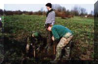 FirstDay-Digging-1062-2-12a.JPG (57854 bytes)