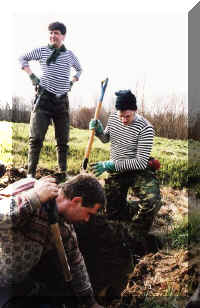 FirstDay-Digging-1062-3a.JPG (51723 bytes)