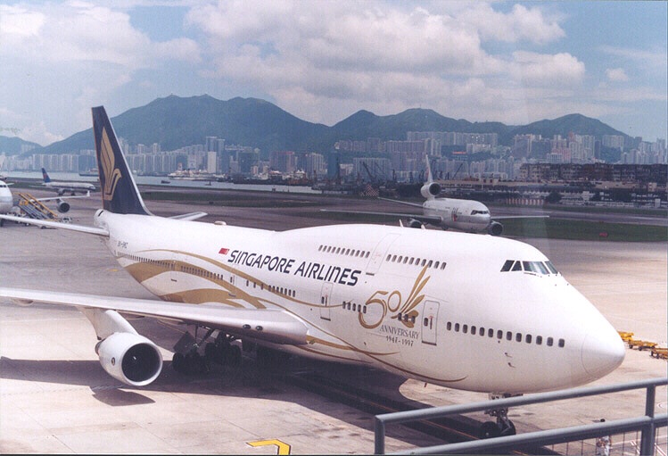 A Sinapore Airlines 747-400