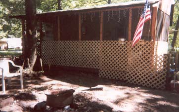 camper.jpg (19723 bytes)