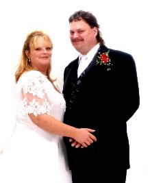 laurasteve10200102.jpg (7829 bytes)