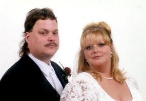 laurasteve1020015.jpg (8128 bytes)