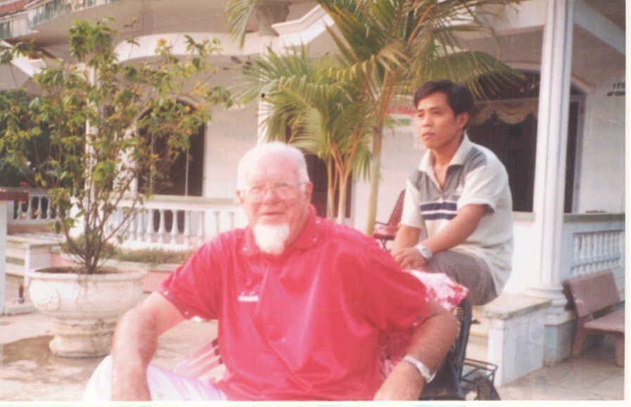 Click to go to Minh_T�M's Vietnamese Customs/Words Webpage