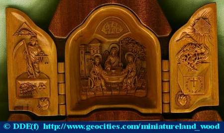 A details of miniature Altar `Evolutio Egocentrismi`