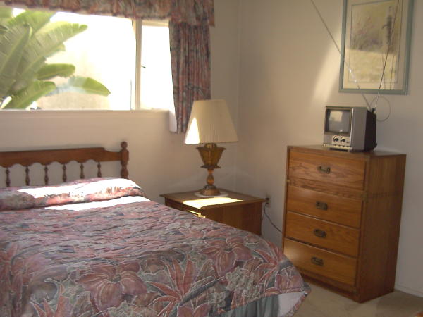 Also With Bedspred, Drap Ensemble
