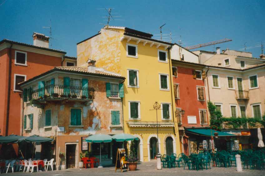 H�userzeile in Garda