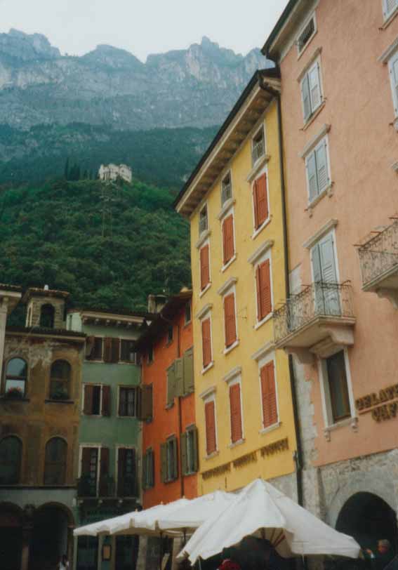 H�userzeile in Riva