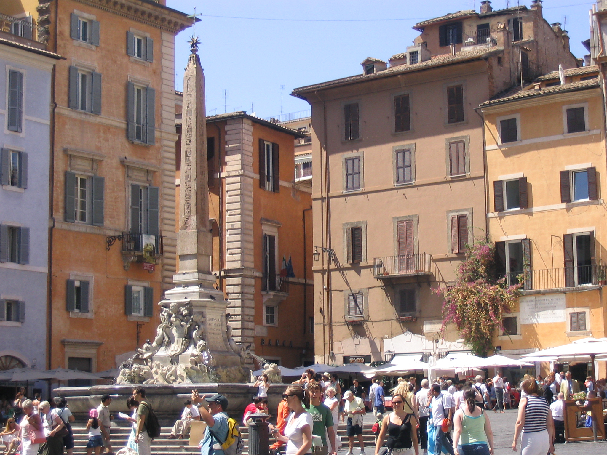 Piazza outside the Pantheon