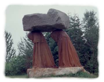 Statue in Kirkjub�jarklaustur, Iceland