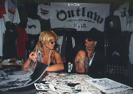 Nikki&Donna