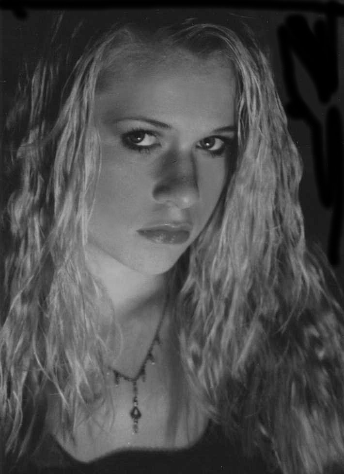darkfire.jpg(38133 bytes)