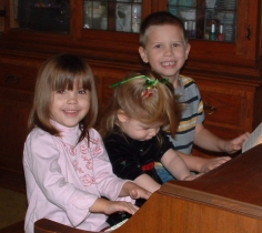 three_players.jpg (43721 bytes)