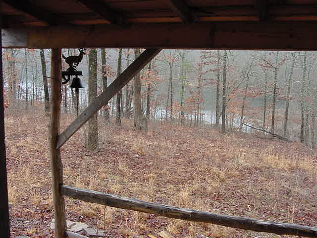 cabin24.jpg (38442 bytes)