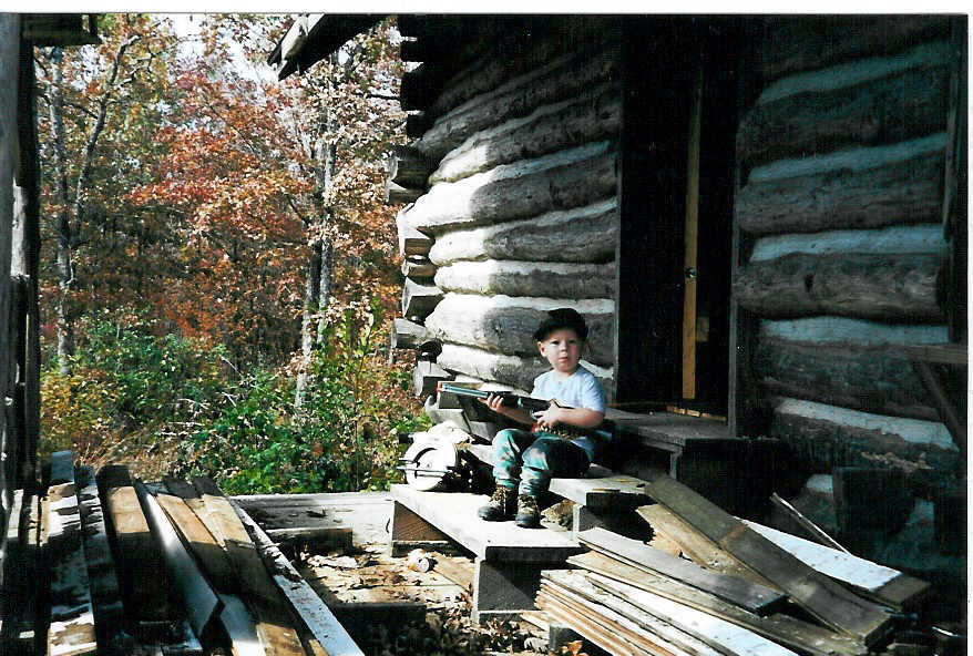cabin4a.jpg (112102 bytes)