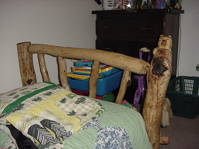 j-bed2.jpg (39251 bytes)