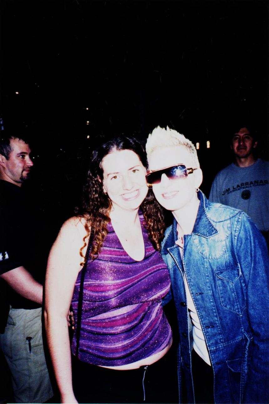 Karen and SHirley.JPG (115473 bytes)