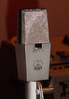 AKG 414