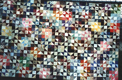 quilthalf.jpg (27905 bytes)