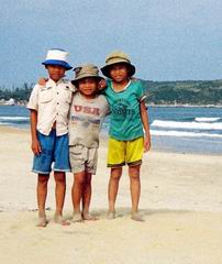 Children in Sa Huyn