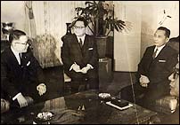 Shiina and Pak Chung-hee.