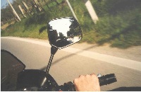 L'idea era buona 

ma lo specchio e' un po' piccolo per fare entrare tutti.