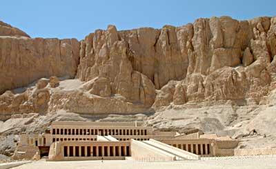 El-Deir El-Bahri - Distant View