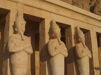 El-Deir El-Bahri Entrance Statues
