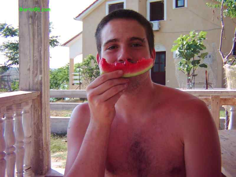 M&ouml;chtest du etwas von meiner Melone?