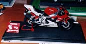Tamiya Yamaha R1 - by Mick Gadd