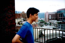 ........ hehehehehe........ (these pictures are taken on my roof hehe~ last few films in the ROLL~!! pretty CooL ay?)