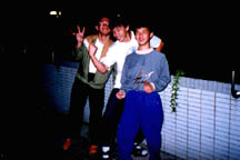 robert finally found someone that looks similar to him~ next to him is me's and his student~