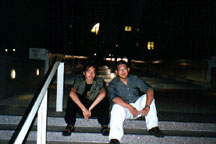 hm.. behind is the bridge and the David Building~