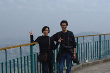 mom and big uncle, peace hehehe sighhhhhhh~