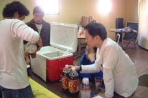maurice mastering his recipe for cheap root beer hehe 30nt per cup, yes and no cheaper