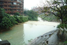 lived around here before.. they made this place look... so clean now, impressed