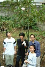 hahaha you must be wondering what we are doing, hehehe this photo is so funny hahahahaha :)