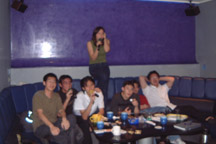 hm... terrie, phil, me, lydie, tim, albert, steve... guess morrie is the photographer hahaha