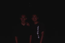 YG and Elva in the dark~ hmm......