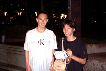 YG after he got dumped into the pool~ noo lemme take out my cell, my wallet!! noo my shoes.... nooooooo *splash* hahahaha~